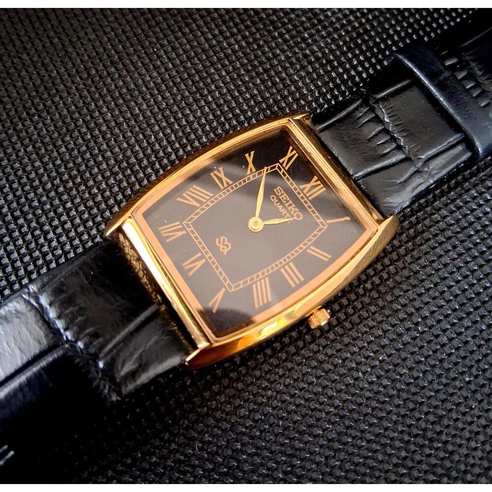 Men's Vintage Seiko Barrel/Tonneau Leather Tank RARE